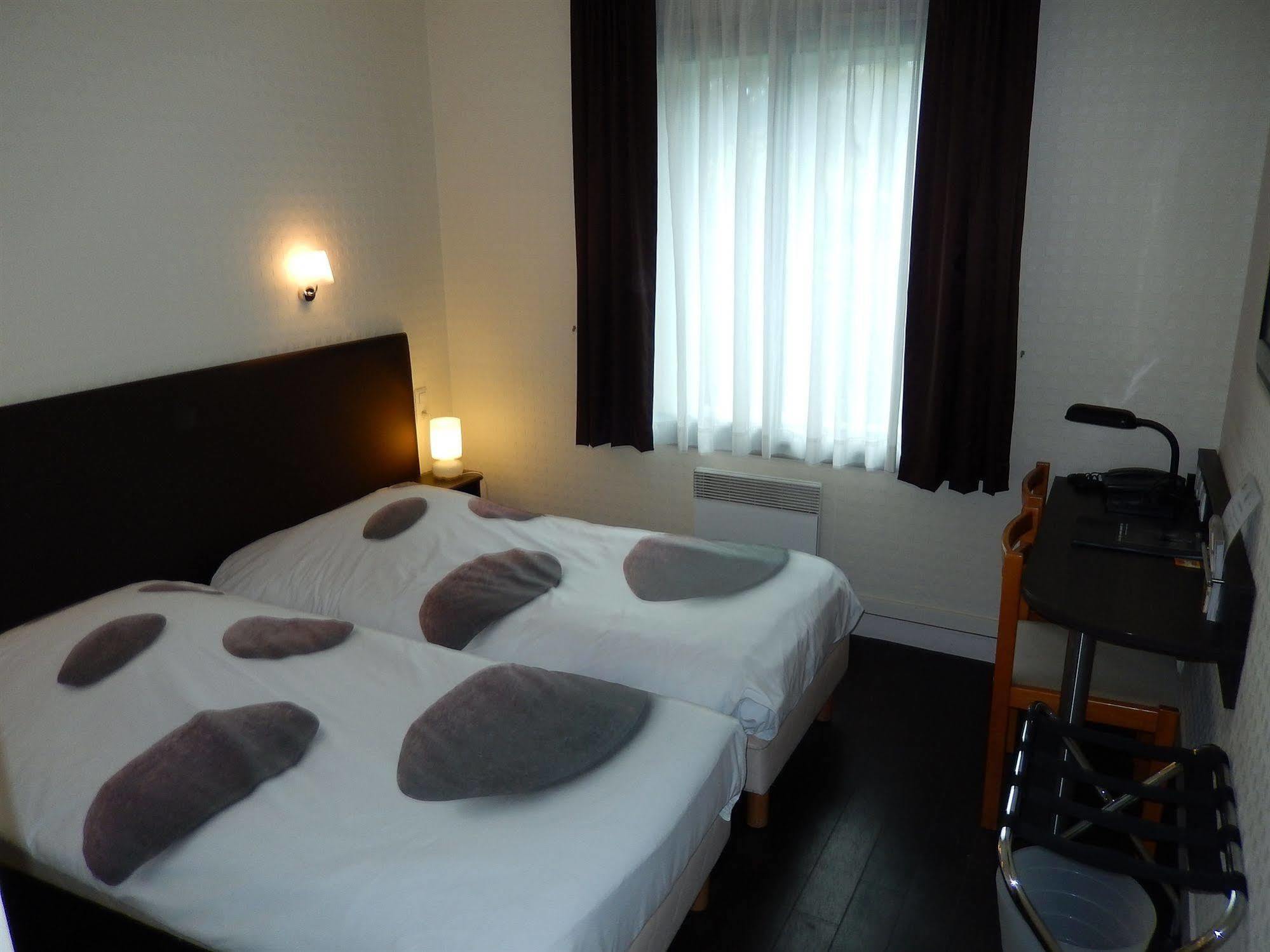 Logis La Valette Hotel 3*